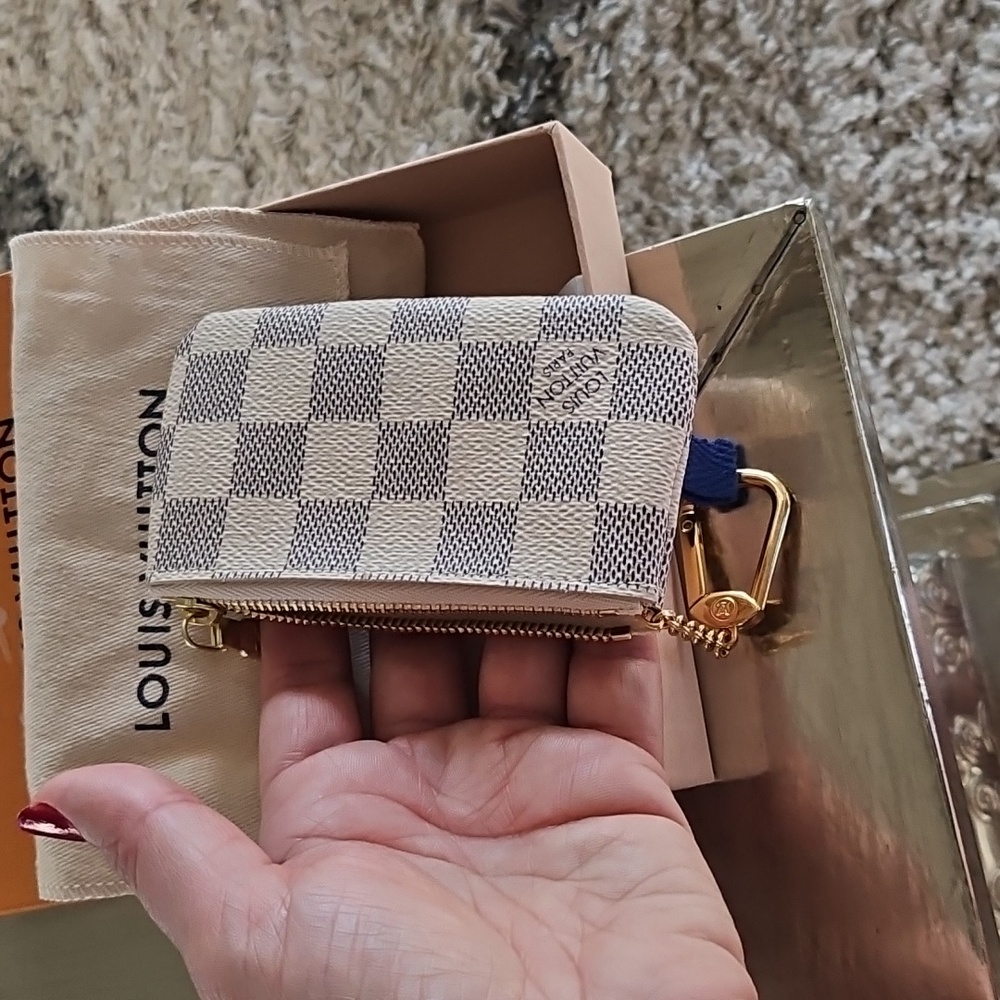 Louis Vuitton Damier Azur Key Pouch with Gold Hardware AUTHENTIC - Picture 5 of 6